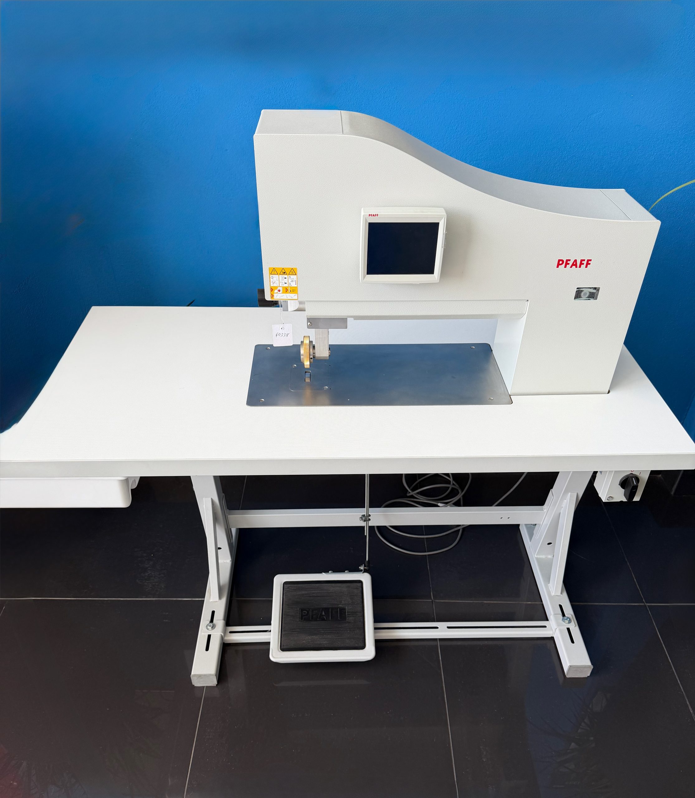 Pfaff 8311 - Image 1