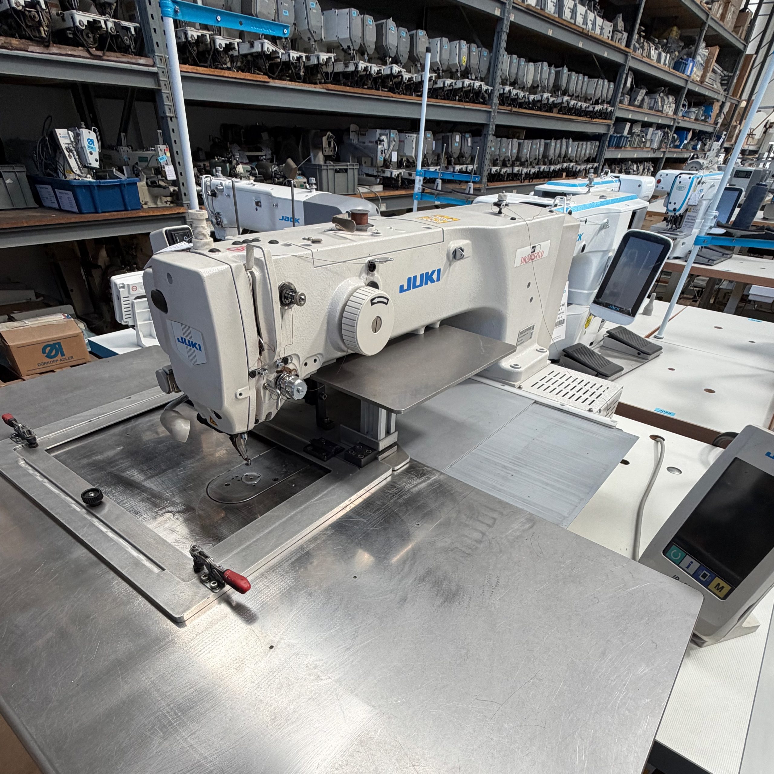 Juki AMS-221-ENHL - Image 1